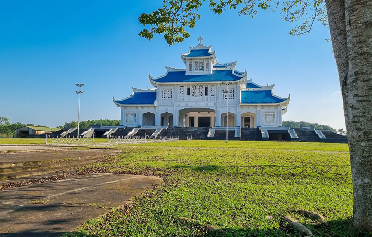 THUÊ XE TỪ SÂN BAY HUẾ ĐI LA VANG