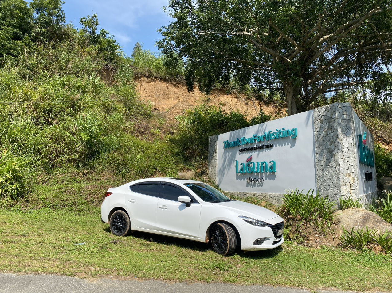 XE TAXI SÂN BAY PHÚ BÀI VỀ LĂNG CÔ